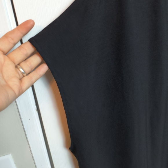 Terra & Sky Black Ruffle Vneck Sleeveless Lightweight Tunic Top 2X - Picture 3 of 7